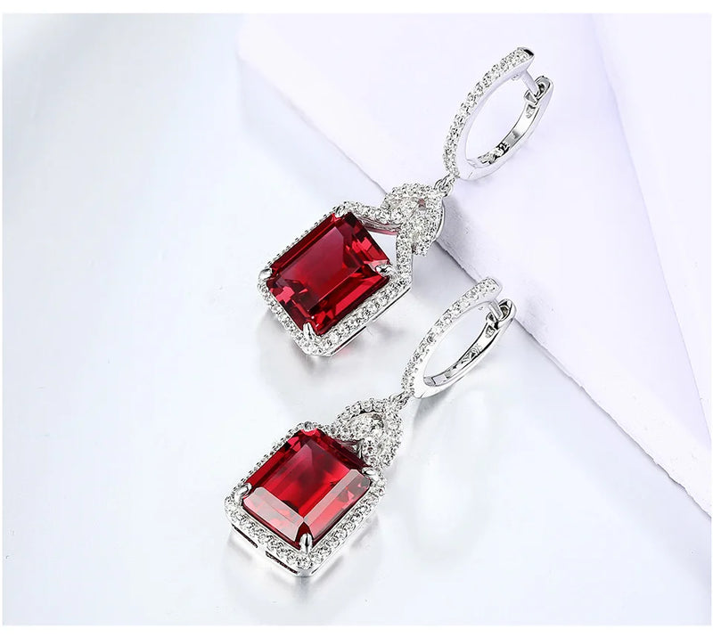 Brincos Gota Rubi Majestade ! Edição 2025