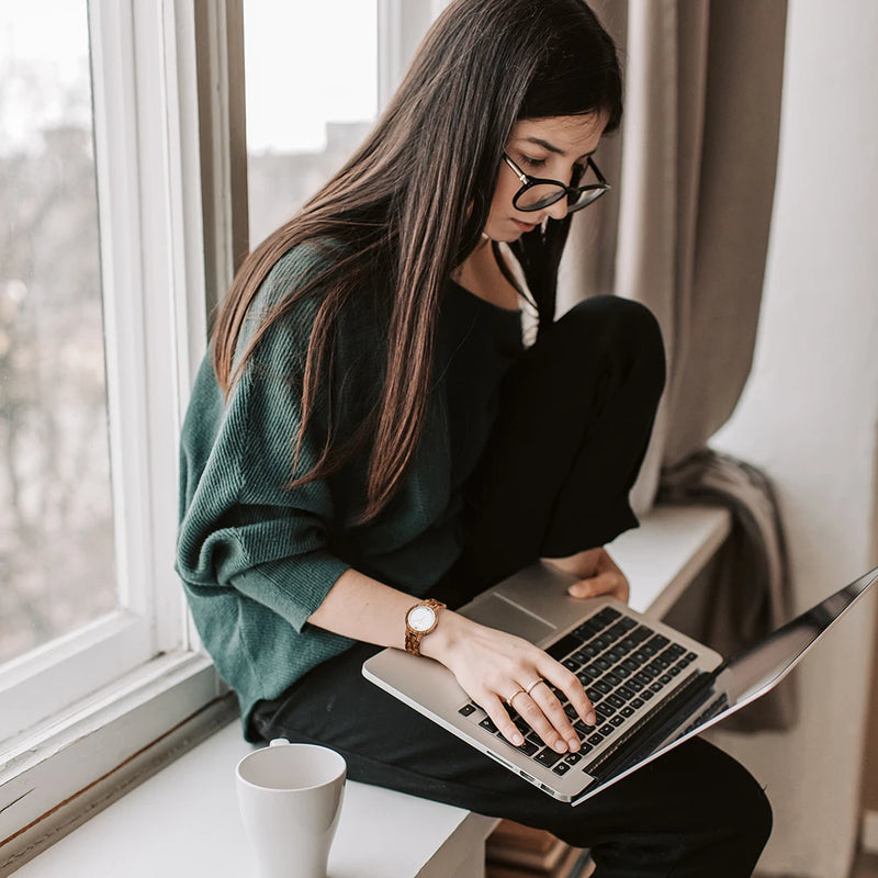 Relógio de Madeira Saari - Leve Como a Flor - Bobo Bird